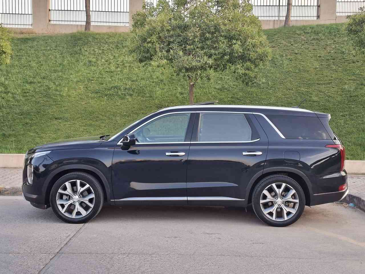 Hyundai palisade 2020 VIP V6 3800
لون مميز داخل ابيض 7 راكب  مواصفات فتحة سقف شاشة كامرا بصمة تشغيل عن البعد بريك أبواب بصمة شفتات ستيرن 5 وضعيات للقيادة نظام توقف ذاتي تحكم ستيرن تحديد مسار مثبت سرعة رادار امامي وخلفي وجانبي حساسات اماميه خلفي صندوق كهرباء بردة جانبية بلادي تبريد مركزي بعد هواية مواصفات السياره حيل نضيف جاهزه حادثها خفيف صور الحادث سونر موجود بالمنشور هزة فحص رقم سنوية جديد بسمي السيارة مكاني سليمانية سعر 230 مجال للطيبين للإستفسار اكثر ***********
