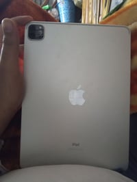 ايباد 11 معالج ام وان  ما مبدل شي ونضيف  سعر 250 محتاج فلوس ضروري واري...