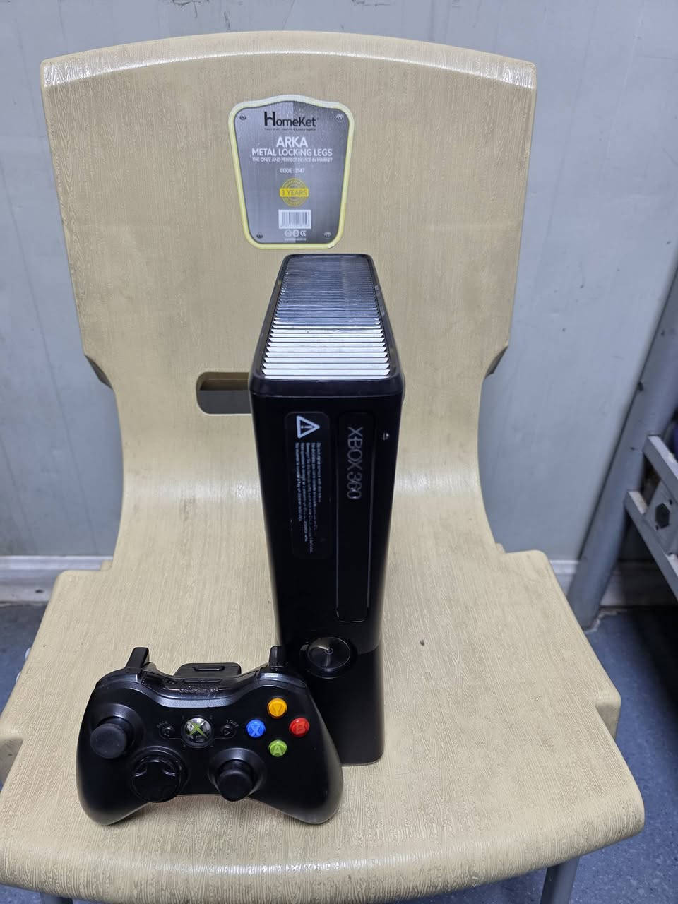 اكس بوكس مهكر 360حيل حيل نظيف بعده جديد الجهاز نظام ارورة يحتوي على 83لعبة قويه مثل ماموضح بالفيديو ويحتوي على جوستك بلادي وغراضه كله بلادي شرط الفحص والضمان السعر 115وبي مجال للطيبين توصيل جميع المحافظات متوفر ***********
