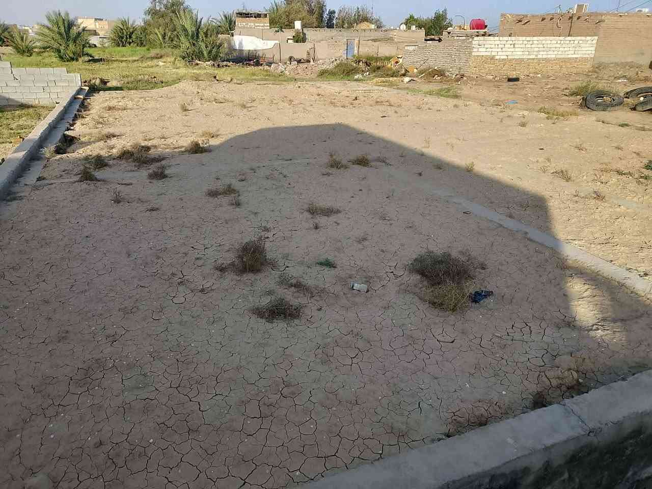 عندي بتلو البيع زراعي مساحته 200م بناء طابوك ومدفون وملبوخ البتلو به حي الفلاح قريب ع الملعب الثيل الي يم صيطره السهلان وره البانزين خانه الجديدة يصير بضهره مسافه قريبه ع الشارع العام 100متر اتصل 
***********
