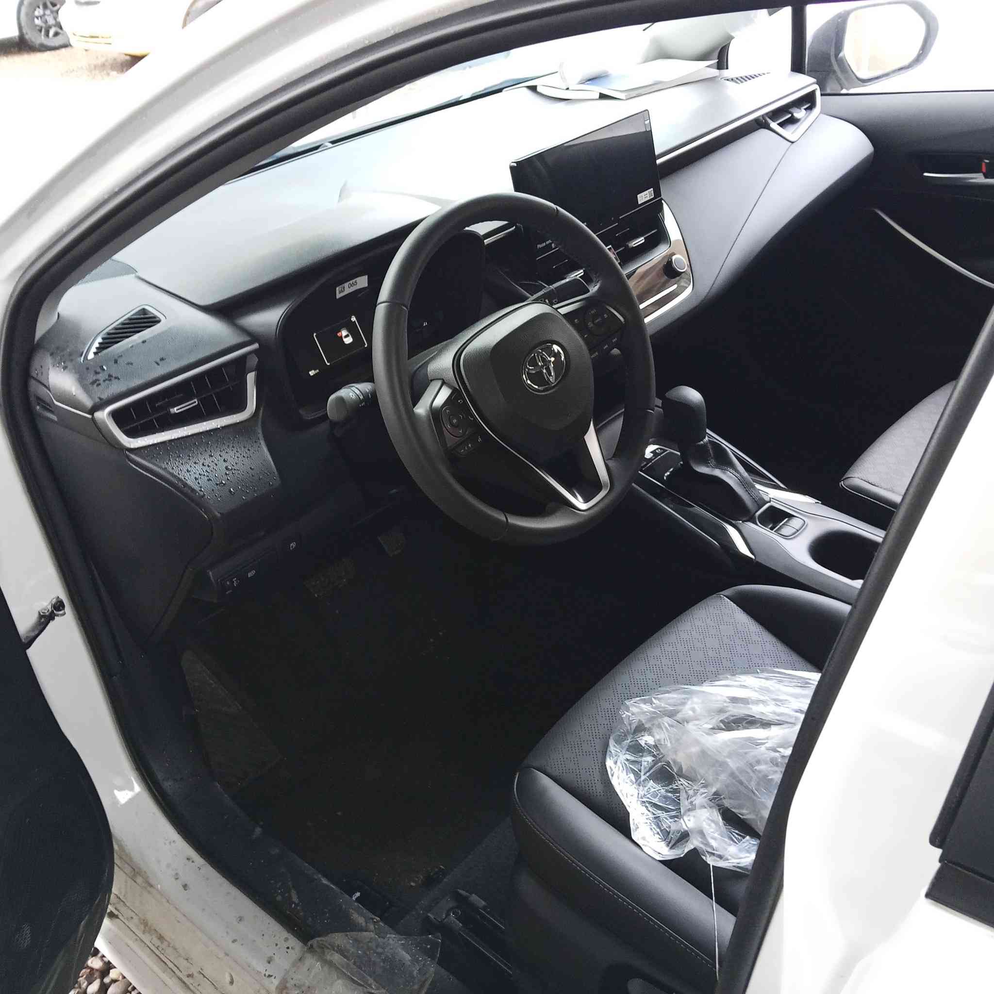 كورلا هايبرد زيرو 
الشكل الخليجي 
الموصفات 
رادار 
الفتحه
البصه
تحديد مسار 
مثبت سرعه 
 وبعد من مواصفات معرفه 
سياره زيرو
العنوان بغداد الراشديه سياره معروضه معرض 
***********1
السعر 24.500
الموشراي ليتصل
