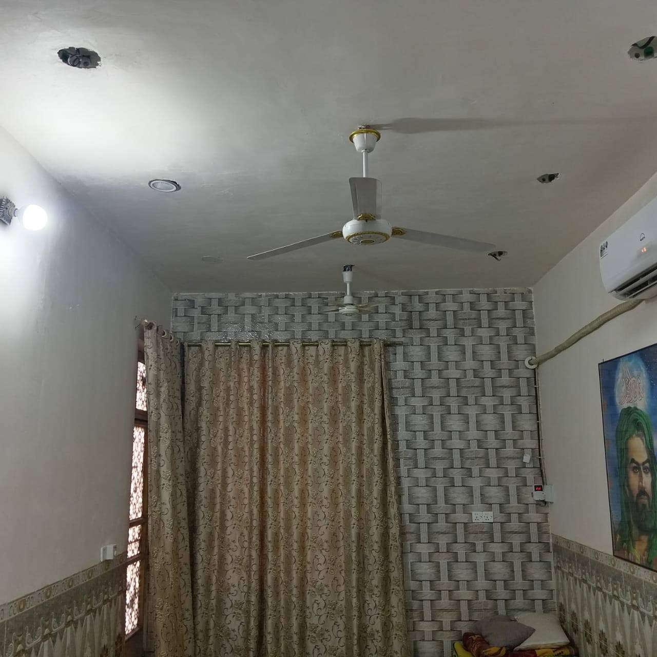 بيت ٢٠٠مترللبيع  الواجه٧متر نزال٢٦ الموقع سبع القصور شارع المشروع قريب عله المستوصف الاستفسار علا رقم ***********   سعر 85 أو بي مجال
