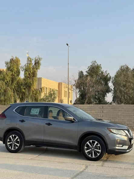 السلام عليكم 
للبيع نيسان روج موديل 2020
لون رمادي داخل السياره جلد 
السيارة كلين تايتل 
ضربتها في امريكا فقط دعامية 
وبيها رصعه خفيفه بالباب 
للاستفسار ;***********
