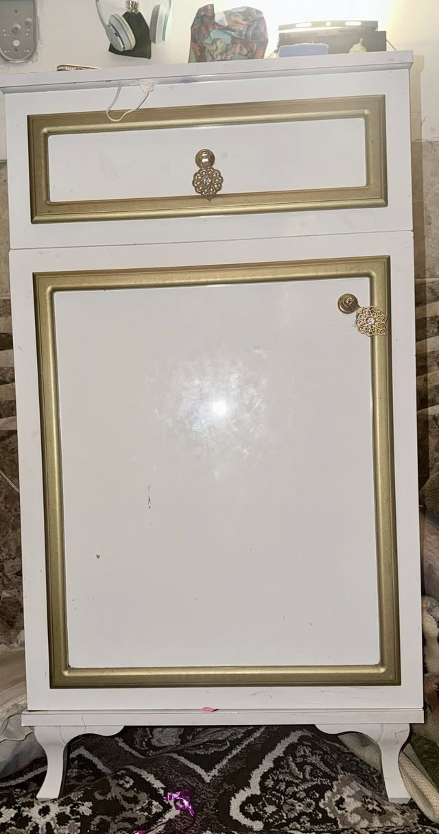 غرفه نوم تركيه ثقيله ونضيفه جدآ تحتوي ع 11  قطعه مستعجله ع بيعتها  لغرض السفر


**إذا كنت صاحب هذا الإعلان وتريد حذفه لأي سبب، رجاءا أرسل رسالة إلى الدعم الفني**