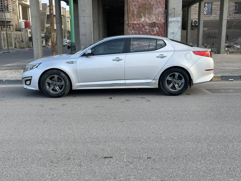 ادوات ادوات :- كي فايف 2015 غاز اصل متومه طبق الاصل سنويه اصليه ارقام شماليه كير مكينه كفاله مكينته الفين دوش 
السيارة جاهزه ما ناقصه وعلي بل عافيه الي ياخذه العنوان بصره السعر 55 وبيه مجال رقم هاتف ***********
