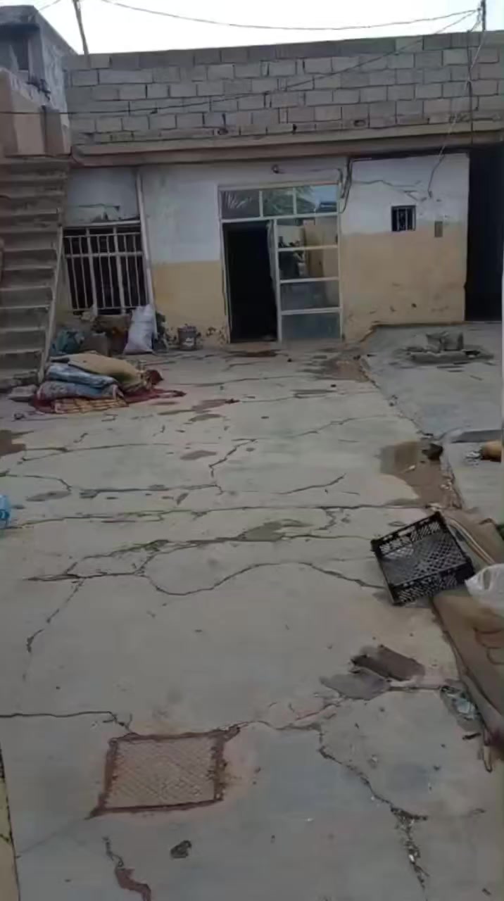 بسم الله الرحمن الرحيم
السلام عليكم ورحمة الله وبركاته
يعلن مكتب علي الصميدعي للاستثمار العقاري
عن توفر دار للبيع المساحة ٢٠٠ متر مربع الموقع حي المعسكر قرب المولد البناء طابق واحد يحتوي على اسقبال ٦* ٤ ومطبخ وهول ٥* ٤ وغرفة نوم واحدة ٦*٤ مع مطبخ خارجي ٠٠٠ علماً المنطقة تحتوي على كافة الخدمات ماء اسالة كهرباء تبليط اناره ٠٠٠ #السعر المطلوب ٢٣ مليون وبي مجال ٠٠٠ للاستفسار عن باقي التفاصيل الاتصال على الارقام التالية او مراسلة الصفحة :
📞 *********** متوفر واتس اب
📞 *********** متوفر واتس اب
او زيارة مكتب علي الصميدعي للعقار الكائن في ديالى ٠ جلولاء ٠ حي الشهداء ٠ مقابل اتحاد شباب جلولاء ٠ ودائرة التقاعد ٠
