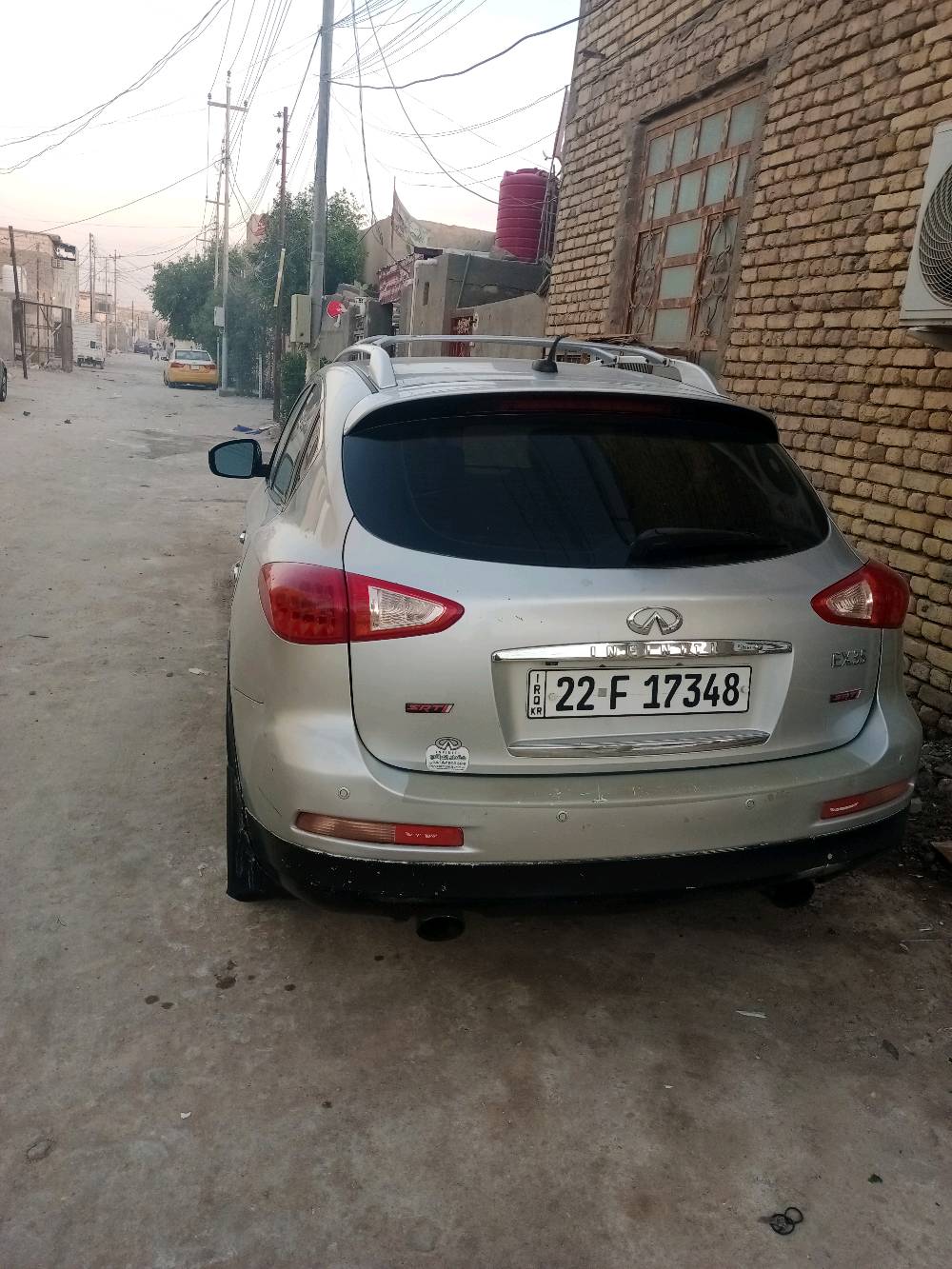 للبيع سياره انفتي ياباني موديل 2008Ex350 مواصفات بصمة وفتحة سقف وكامرات دواخل جلد بيهة جراد بنيد رقم اربيل انكليزي وكالة عامة من راعيهة المالك العنوان ناصرية الاسكان الصناعي وباقي التفاصيل الاتصال على الرقم الموجود او وات ساب 