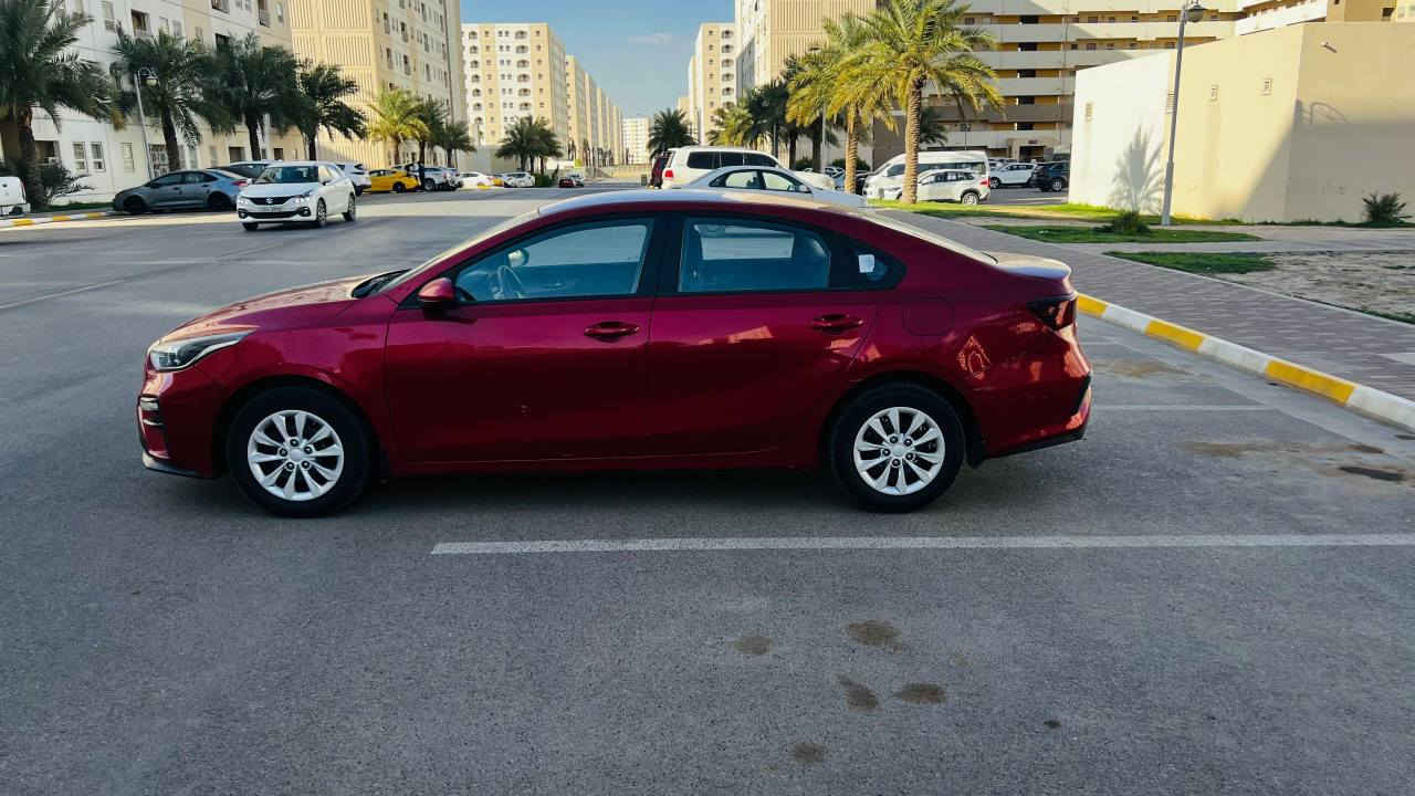 بسعر مناسب جداً 
السلام عليكم‏  *********** ‏ 
سيراتو خليجي ٢٠٢٠ كفاله عامه بيهه بارد 
بسيط جدا الجاملق الأمامي كد شبر وجاملق خلفي شبر  بارد ماشيه 96 ألف كيلو مكان السياره بغداد المدائن قرب مجمع بسمايه
السكني ملاحظه السياره جاهزه من كلشي
وع وظع الشركه مابيهه أي نقص السعر 133 قفل بدون عمله الشراي يتصل بغداد, العراق
