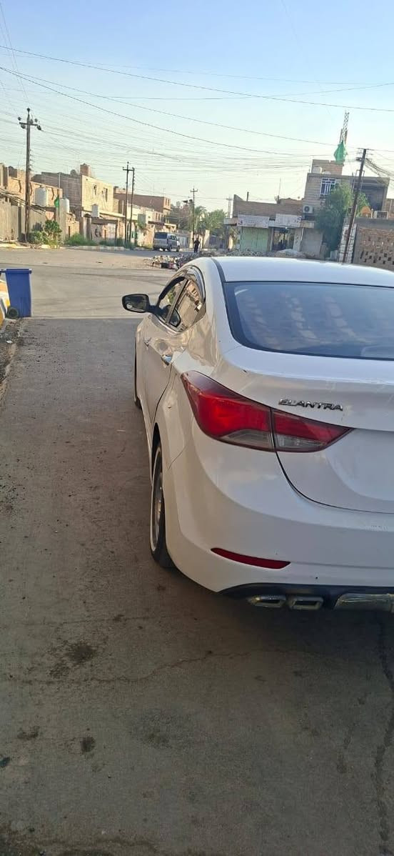 سلام عليكم 
النتره 2015 خليجي رقم بصره بيه ضربه جاملغ وقطعتين تبديل 
مكينه 1800 بيع او مراوس مكاني ناصريه لشطره ***********
