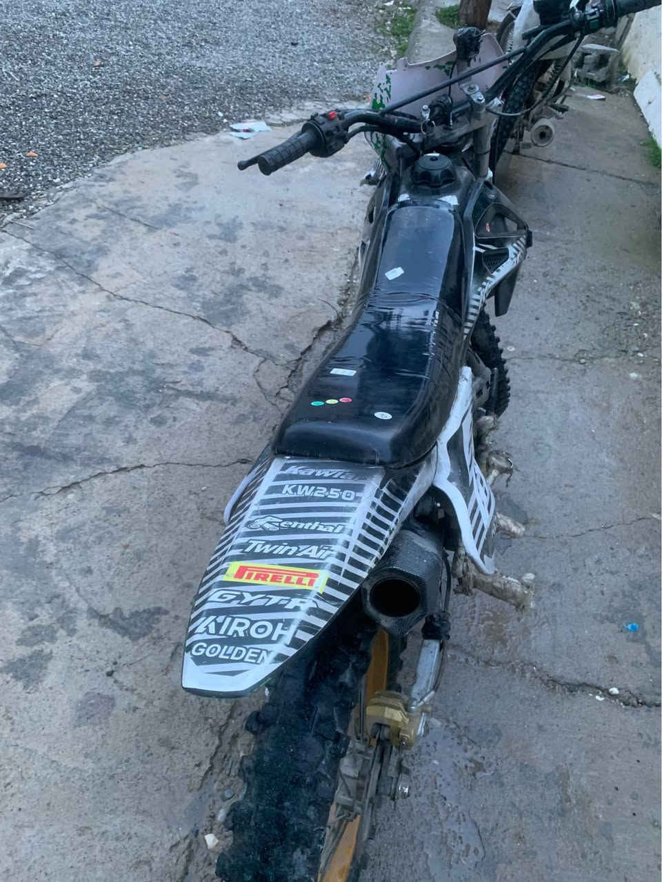 بةناوى خواى گةورة و ميهرةبان كةويارى باريك  موديل ٢٠١٩مةكينة ٢٠٠بةشةرتى گيرومةكينة مةكينةى دووكةل نةكات رون نةدات  سةوتى تيدانةبيت  سيعرى خوار هةمووبازر٣٣٠توزيك مةجال  ديسكى بةشةرت  لةقةلادزيية ***********واتساب و فايبةرى لةسةرة بشدار, السليمانية
