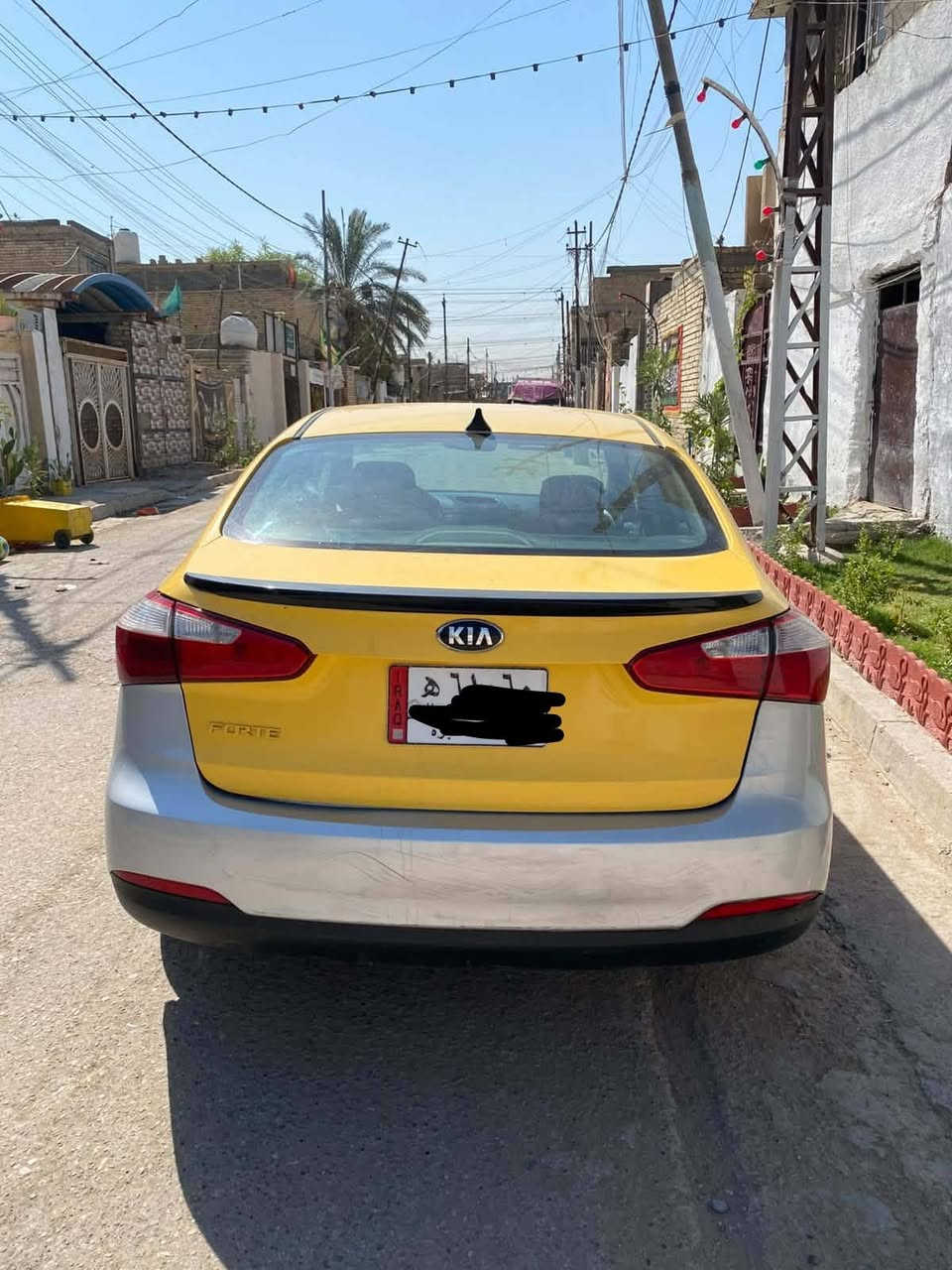 السلام عليكم ورحمة الله وبركاته سياره كيه فورتي موديل ٢٠١٦ محرك ١٨٠٠دوش وارد امريكي حادث بنيد فقط ليبل واحد السياره مكينه كير حدادينه تخم تاير صدر تبريد السياره كلها جاهزه وكامله رقمها بغداد باسمي مكانها بغداد مدينة الصدر سعرها ٩٨ وبيها مجال للاستفسار الاتصال على الرقم *********** سنويتها ما منتهيه

