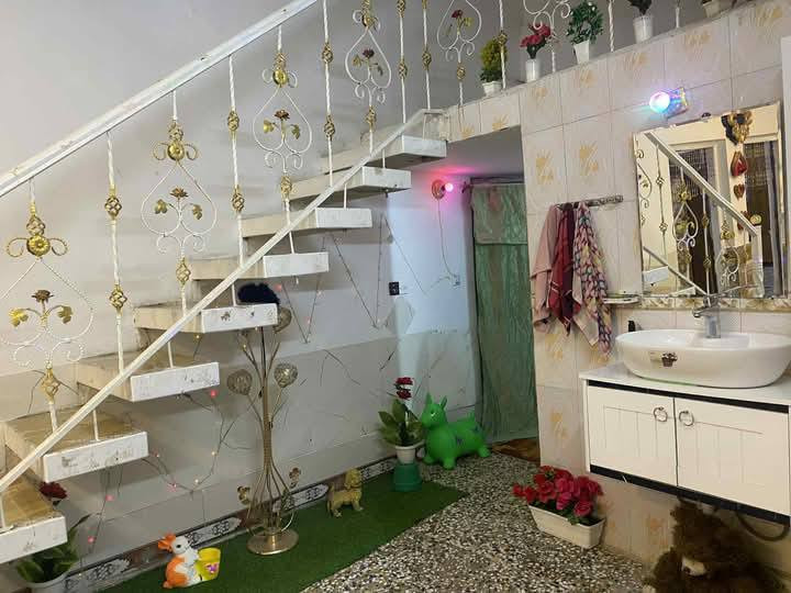 بيت للبيع مساحة 210 قريب ع الشارع بالدوانم قرب محل سمير الخياط كامل الخدمات الاتصال على ***********
