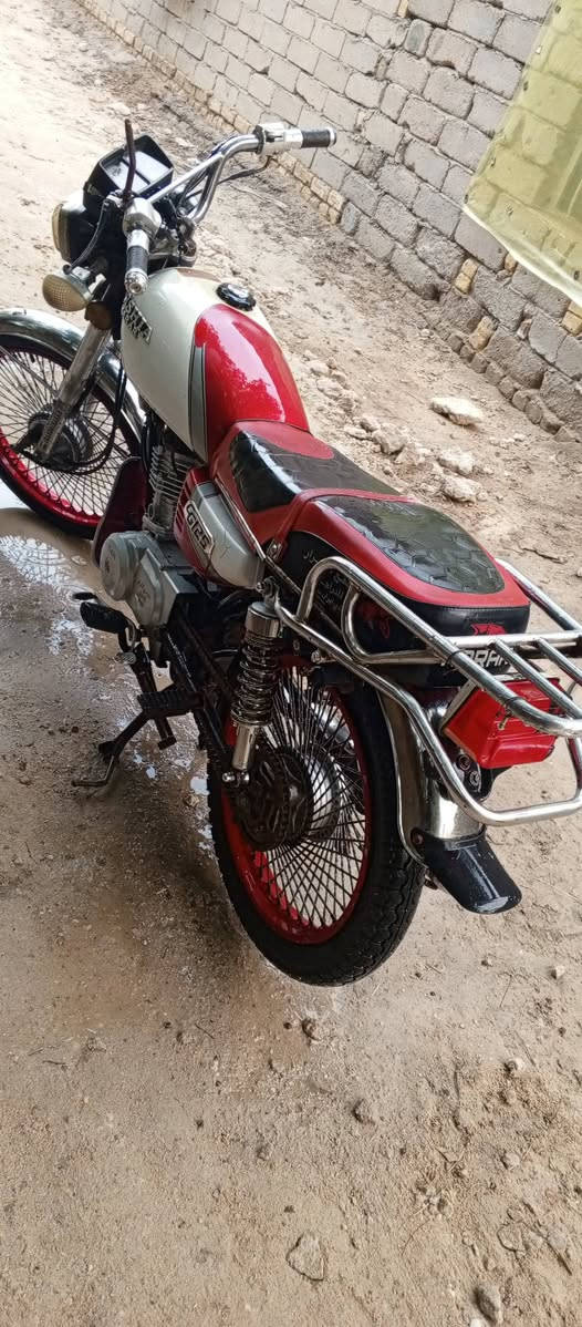 ارشا مديل 18
مكينه ما مفتوحه اوراق جدد مجمع لكرار 
ب600وبيه مجال قليل مكاني سوق الشيوخ العكيكه 
***********
