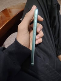 آيفون ١١ • ١٢٨ • بطارية ٩٣