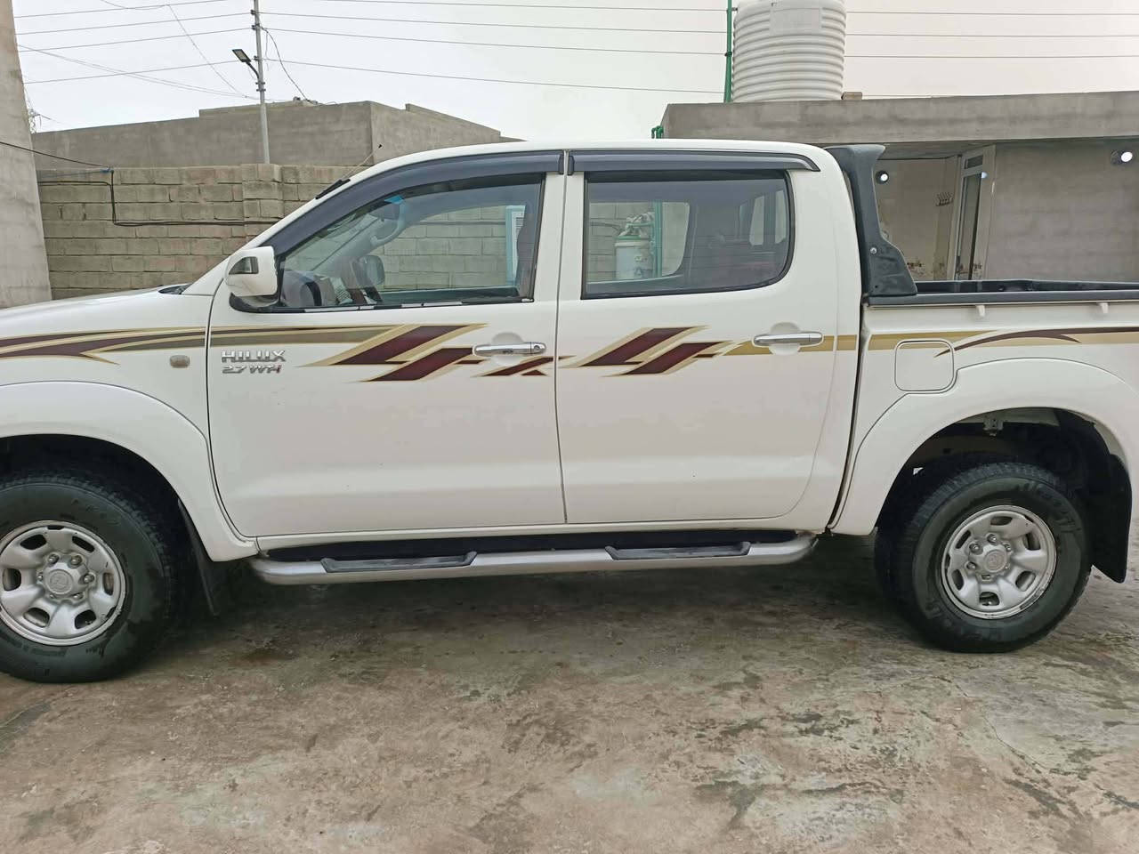 سلام وعليكم مرزي للبيع جديده حيل مال جناي مابيها اي نقص مكان سياره ديالي جلولاه رقم سليمانيه جديد بسمي موديل 2008 فور ويل ***********
