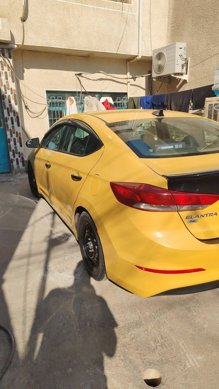 النترا موديل 17وارد امريكي حادثها الباب عكس السايق مبدل والدوسة مال باب مصلحة والمكينة لا تبخير ولا تنقيص مكينة الفين وكير مبدل جديد مال حاوية سيارة نظيفة ما متعوبه ماشية 115الف بيها منظومة مال غاز الايطالية منظومة بعدها جديدة وبكارت الضمان وصار جديد دبلات امامية جديدة شركة موبز كشنات جلد شاشة وكامرة  سعرها 125ورقة وبيها مجال مكاني بغداد الشعب للاستفسار***********
