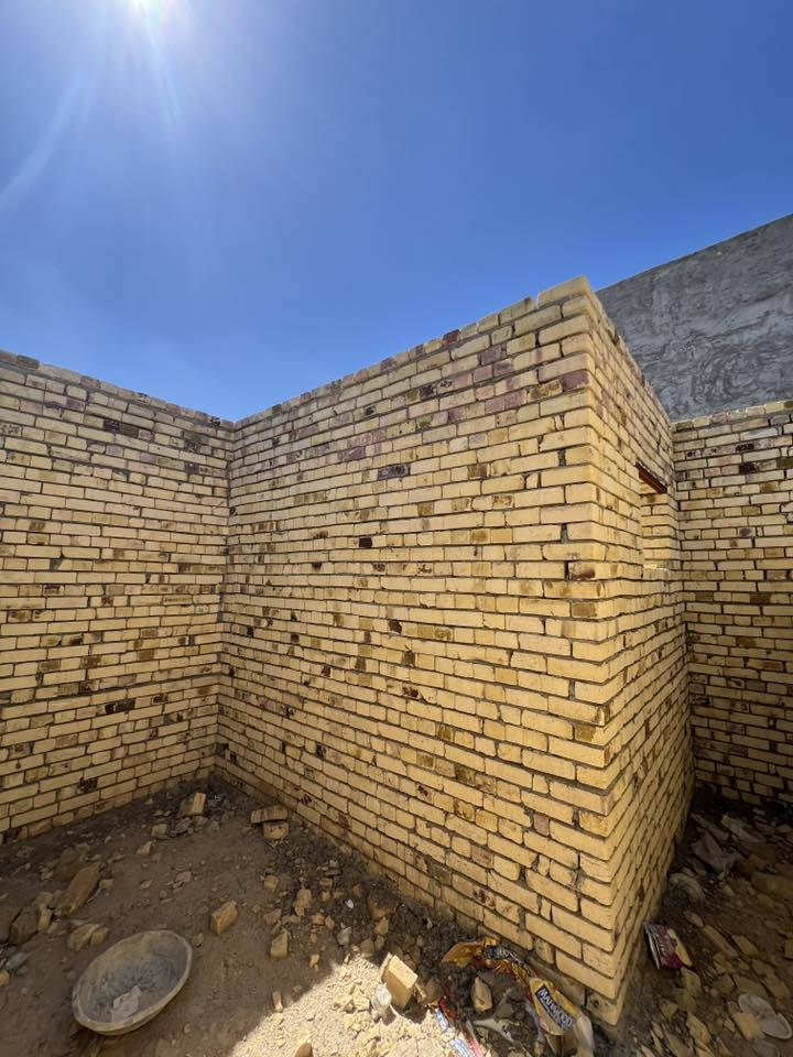 فرصة للسكن الراقي في حي الغدير! 🏠
للبيع هيكل بناء حديث بتصميم مميز (خريطة حلوة).
• الموقع: الحلة - الوردية - حي الغدير (قرب مستشفى الكفيل والشارع العام) 📍
• المساحة: 200 متر (طابو زراعي سند 25) 📄
• التوزيع الداخلي: غرفتين نوم + صالة + مطبخ + كلدور + مجمع صحي + كراج 🚗
• الخدمات المتوفرة: تبليط، كهرباء، ومجاري (المنطقة مخدومة بالكامل) ⚡️
السعر: 77 مليون دينار (مع مجال بسيط للشراي) 💰
للتواصل والاستفسار، يرجى مراجعة المكتب أو الاتصال على:
📞 *********** | ***********
