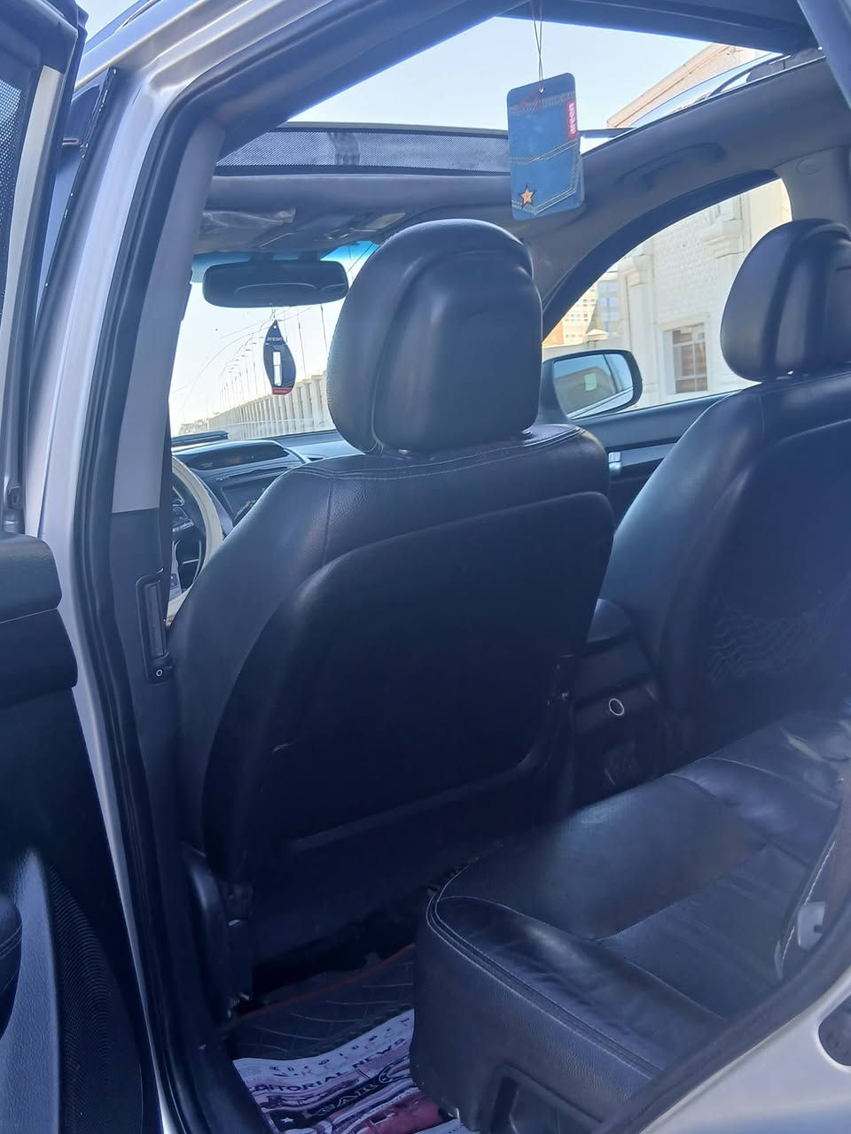 سلام عليكم سيارة نوع سورنتو مديل 2014 امركيه حادثه جاملغ وبنيد السياره فول مواصفات واحد عله واحد تحكم ستيرن جهتين تحكم مري كفاله كير مكينه حداديه تخم تاير تبريد مكينه سته سلندر سبعه راكب ثلاث قطع تبريد كير حداديه السياره جاهزه وحلوه مابيه نواقص السعر 128 وبيه مجال العلوان كربلاء رقم الهاتف ***********
