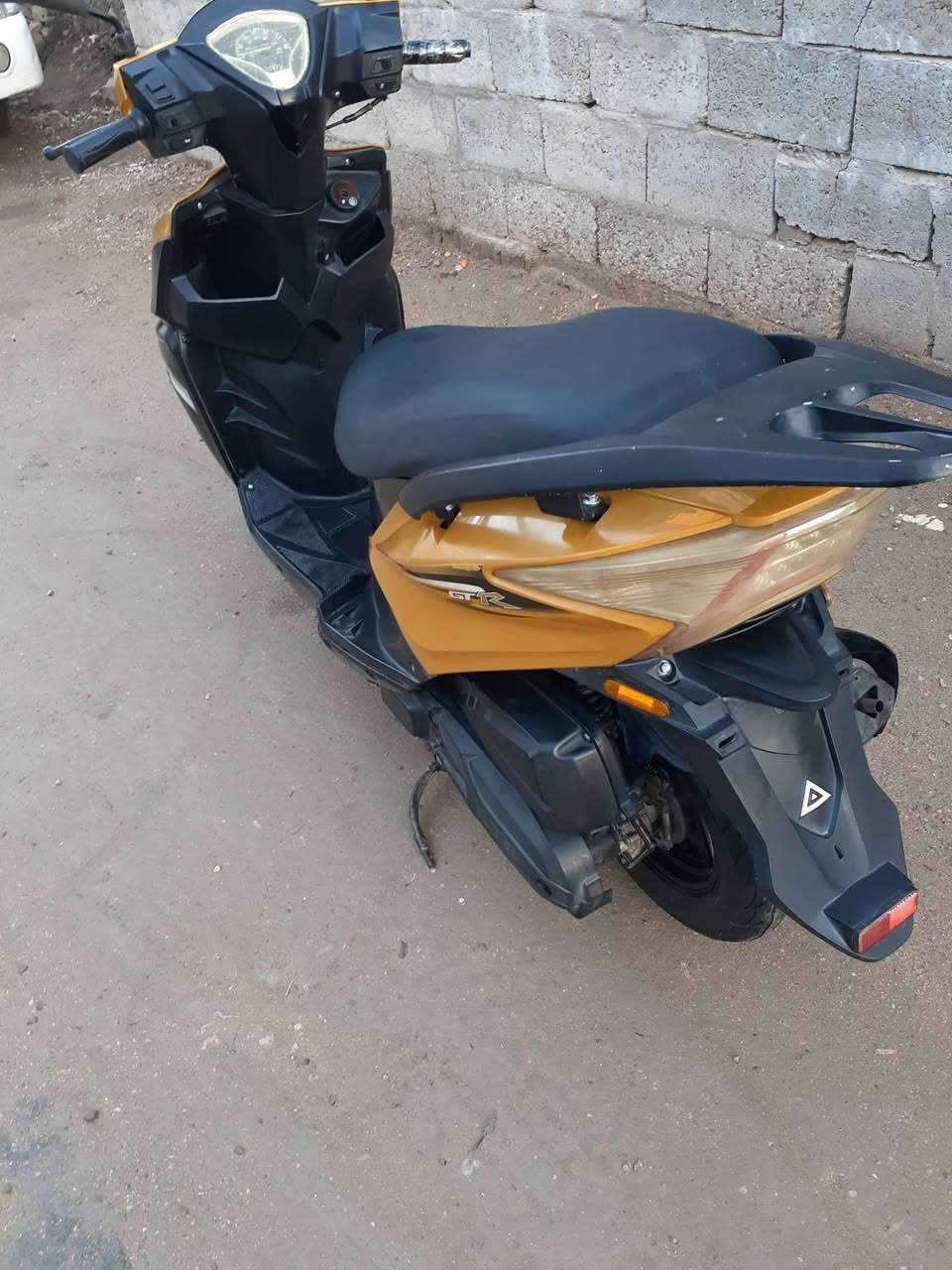 من رخصة الادمن
دراجة سكنس ٢١ للبيع 
شغالة وجاهزة محرك نشاط تمام
دبلين كشر بلادي بريكات تختم تاير 
دراجة حلوه ونضيفة السعر 550 وبي 
مجال للشراي للاستفسار الاتصال 
***********
