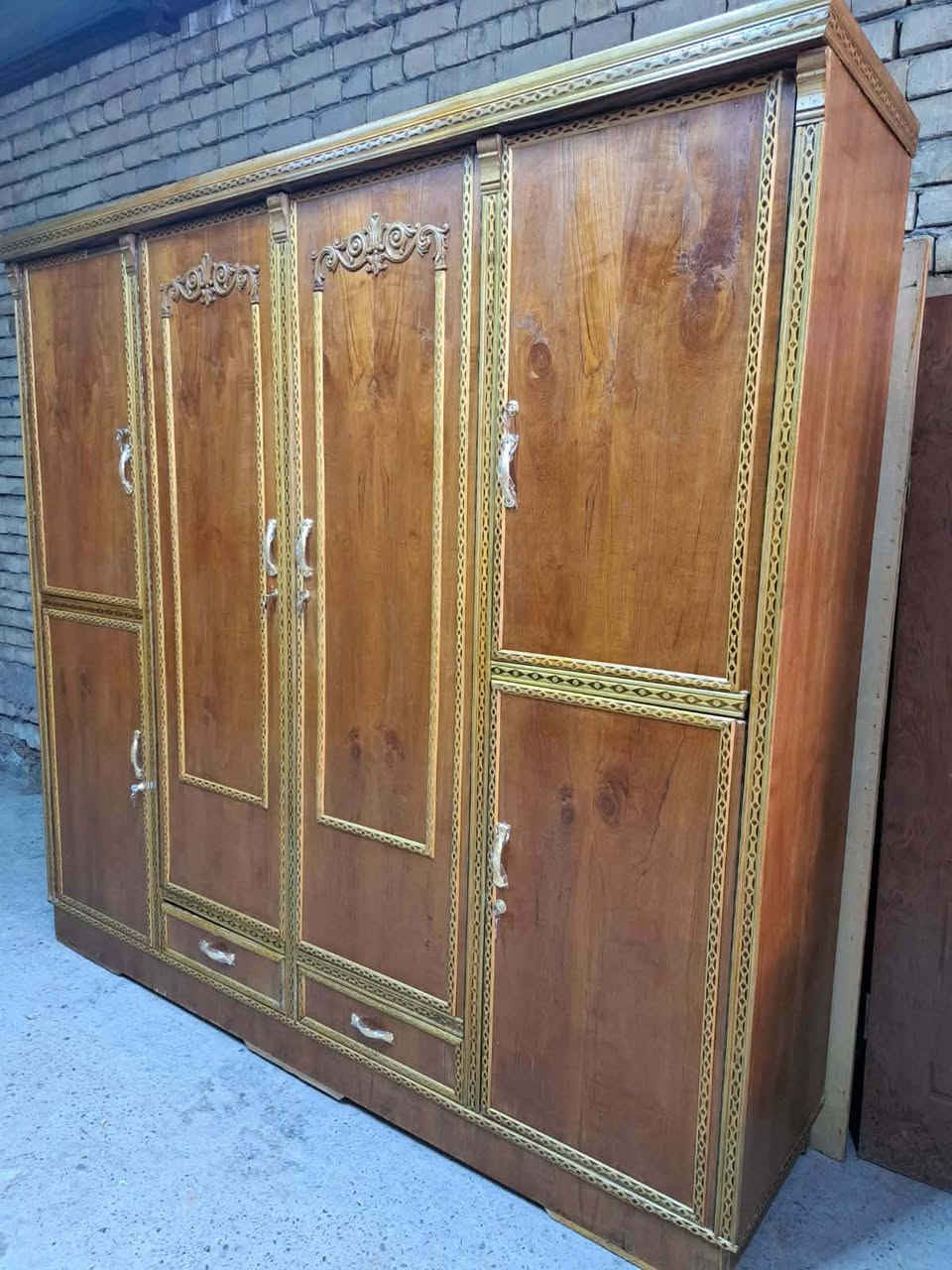 كنتور صاج 4 ابواب نضيف كلش 
كنتور صاج 3 ابواب نضيف كلش العنوان الشعلة ويوجد توصيل بكروة كافة مناطق بغداد فقط


**إذا كنت صاحب هذا الإعلان وتريد حذفه لأي سبب، رجاءا أرسل رسالة إلى الدعم الفني**