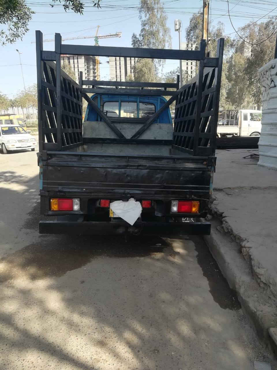 عندي كيه موديل 1994 السيارة جاهز كبل الشارع مشروع وطني السنويه ماصاقطه السعر 50 ورقه وبيها مجال مكان السياره بغداد الدوره *********** رقم السيارة بغداد
