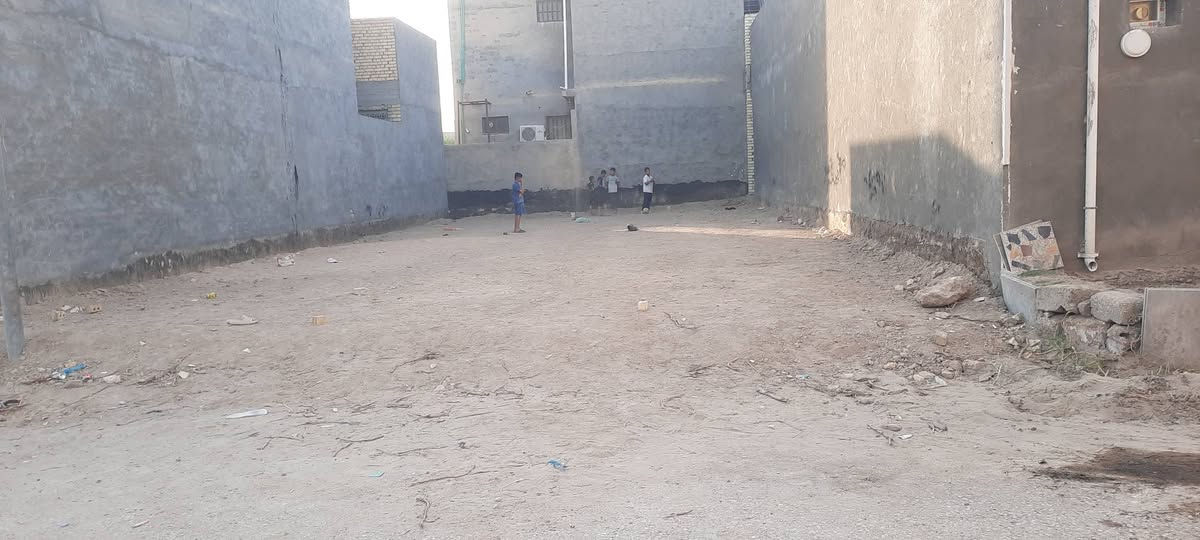 ياالله السلام عليكم 
قطعه للبيع طابو صرف مساحه 200 م
موقع حلوة ممتاز 
الها اكثر من طريق طريق من جهة شارع 20 
وطريق من شارع 15 على متنزة 
طريق من يم أسواق مالك 
متوفر خدمات ماء كهرباء تبليط 
وسعر مناسب جدا 
للإستفسار اكثر 
***********
