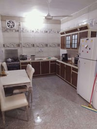 ركن عكاده • ١٠٠م • طابق ونص
