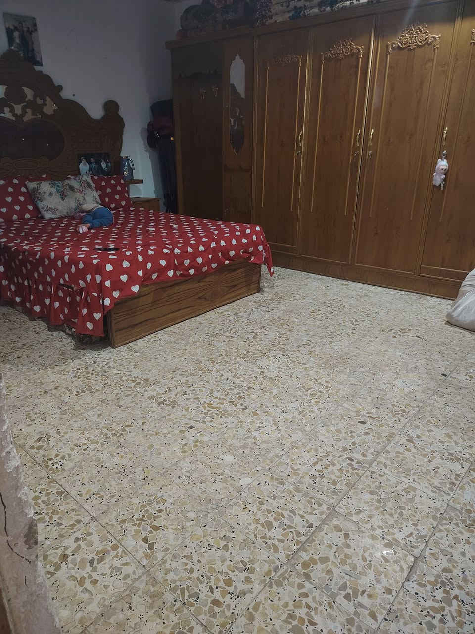 بيت الايجار 100متر يحتوي علئ غرفه وصاله وستقبال ايجاره 175الكوفة دور الحوزة قريب علئ ميثم التمار الي يريد خاص يراسل


**إذا كنت صاحب هذا الإعلان وتريد حذفه لأي سبب، رجاءا أرسل رسالة إلى الدعم الفني**