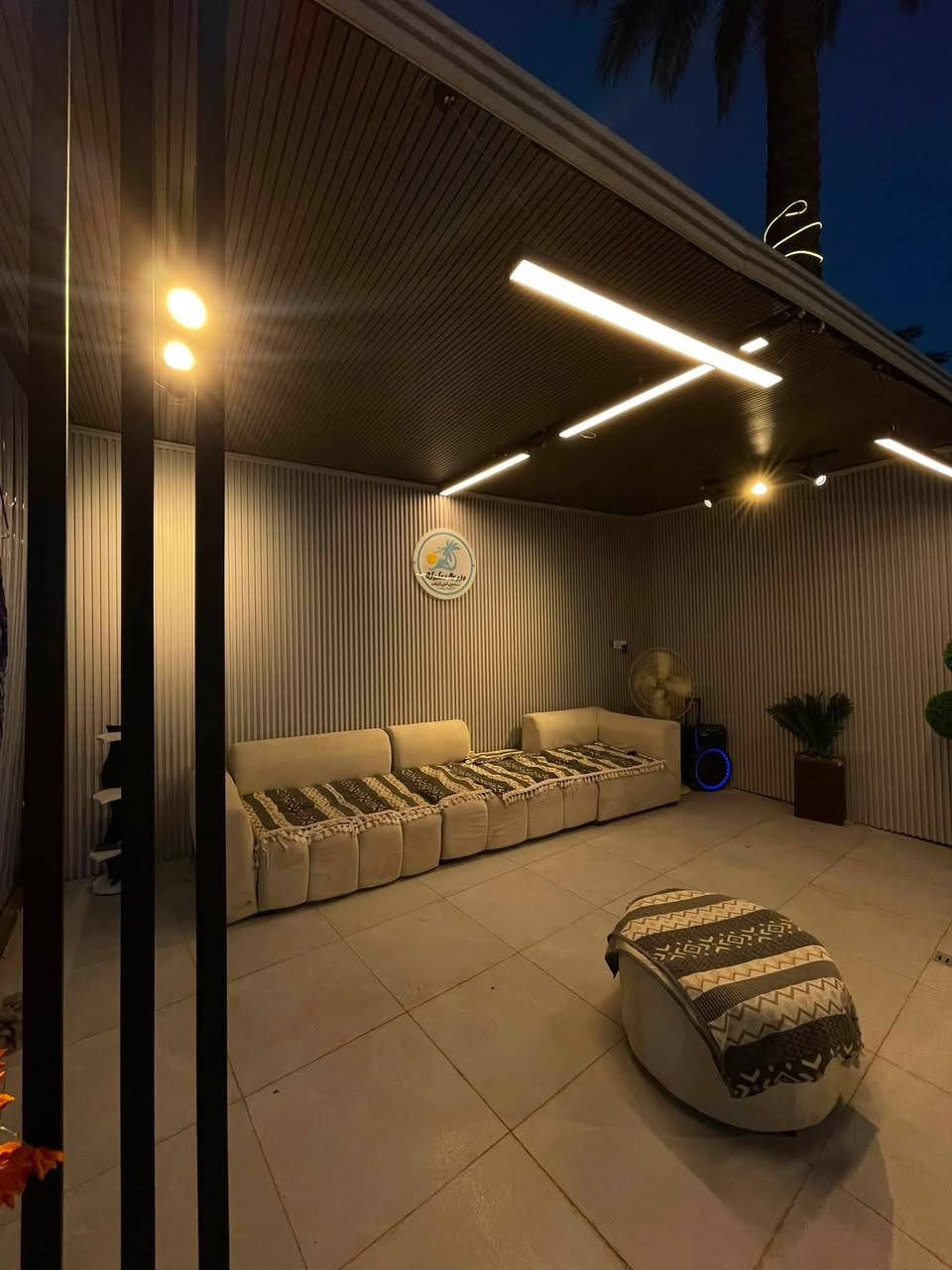 مزرعة تعلولة للايجار اليومي 🌾✨

☀️ الشفت الصباحي: 150 ألف دينار فقط.
 🌙 الشفت المسائي: 200 ألف دينار فقط.
🏡 المزرعة مجهزة بالكامل بكافة الخدمات:
 🏊‍♂️ مسبح كبير، نظيف، ومعقم بالكامل.
 🌳 حدائق واسعة وجلسات خارجية مريحة.
 🎛️ منظومة صوت وإضاءة مميزة للسهرات.
 🥩 مكان مخصص للمشاوي (باربيكيو).
 ❄️ صالات مكيفة ومجهزة بالكامل.
📍 الموقع: بغداد - البعيثه - عرب جبور
📞 للحجز والاستفسار:     ***********
