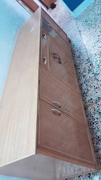 عندي بوفيه للبيع سعره250 رقم الهاتف ٠٧٧٣١٠٤٥٠٨١