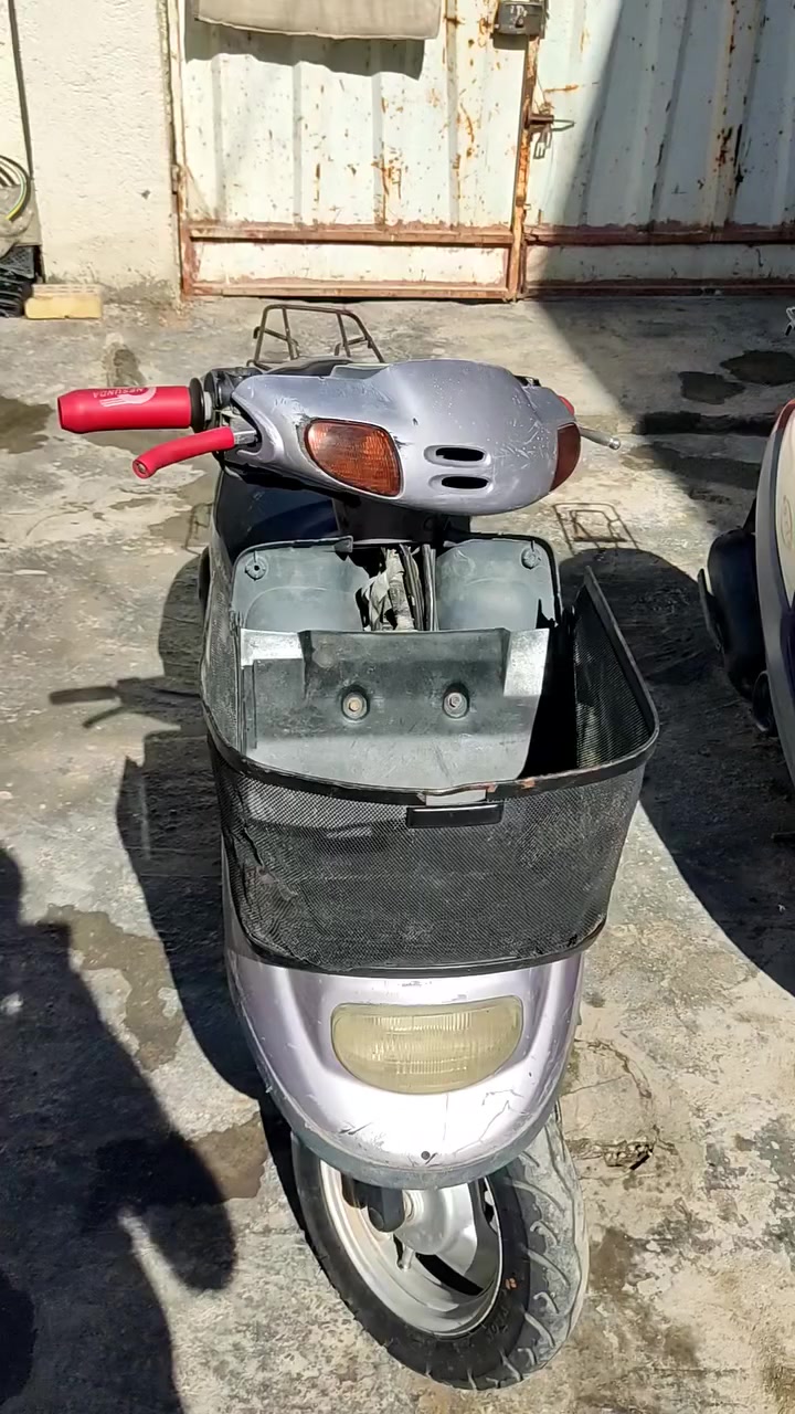 يا الله السلام عليكم دراجتين للبيع شغالات ونضيفات البطه نقص باتري فقط السعر 175 وبيها مجال المنغولي ام سله كامله سلف هندر كهربائية شغاله السعر 225 وبيها مجال اتصل وتدلل مكاني كربلاء ***********
