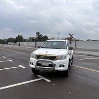 هايلوكس 2012 ماشيه 180  سياره خير من الله بدون نقص  بيه صبغ جامغ امامي...