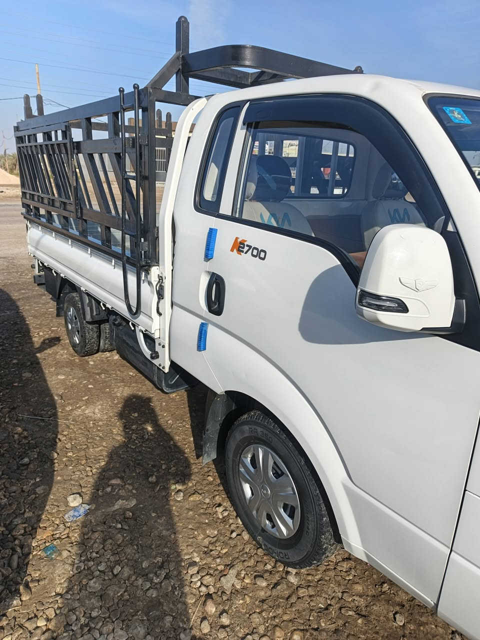 سلام عليكم
كيا بنكو 2700 
موديل 2023
ماشيه 54 
سياره نظيفه ومكفوله من صبغ وضربه وشواصي 
جاهزه من كل النواحي 
الببع بدون المحجر 
سياره مناقصه شي سعر السياره 155وبيه مجال قليل 
رقم انكليزي بغداد سنويه جديده مكاني واسط الصويرة 
للاستفسار الاتصال ***********
