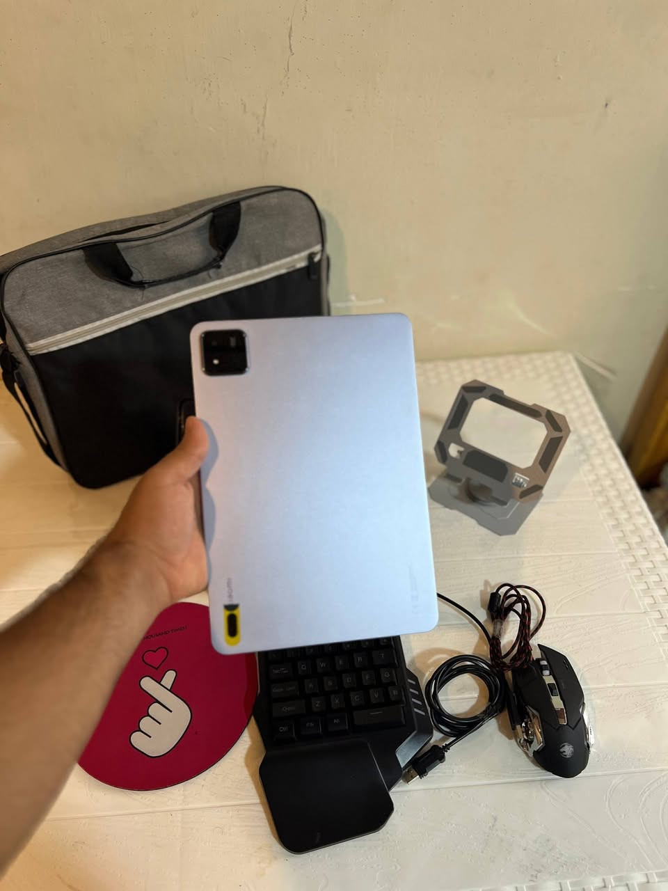 سلام عليكم
Xiaomi pad 7
جهاز حيل نضيف مستخدم شي قليل 
رام 12+12 
ذاكرة 256 
144 هيرتز 
ببجي 90 فريم حقيقي
باكيت موجود شاحنة موجودة غراضو كاملة 
مع ملحقات 
ماوس ضوئي 
كيبور ضوئي 
ماوس باد 
ستاند للتاب 
جنطة 
توصالة للماوس ولكيبور 
جهاز حيل نضيف مستخدم شي قليل مكاني موصل 
سعر راسلني واتساب او ماسنجر وتدلل 
*********** مكالمة و واتساب

