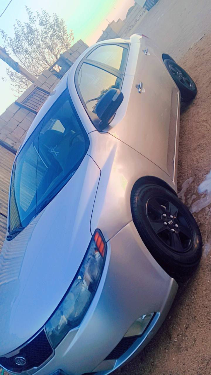 فورتي سيراتو
متومه طبق الاصل انكليزي م2010
مكصوصه جنطه مكينه وكير 1600دوش
تبريد تدفئه كهربائيات شغاله
سياره جاهزه ومال شغل على باب الله 
مكاني البصره 
السعر 43الشراي يتصل ويدلل
***********
