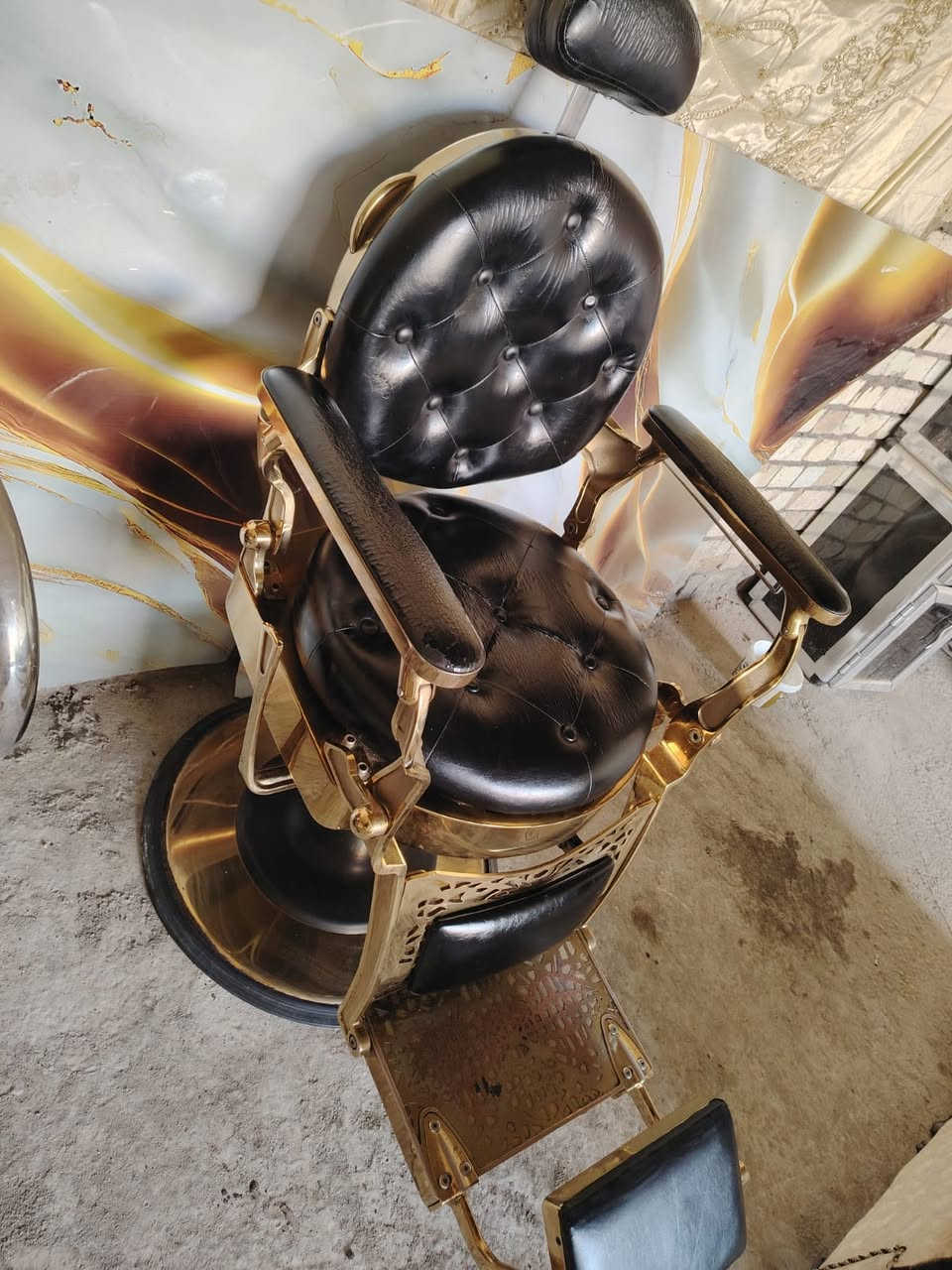 كراسي حلاقة ملكي البيع ونظيفات وشغالات مكان بابل مدينه القاسم //*********** //***********
