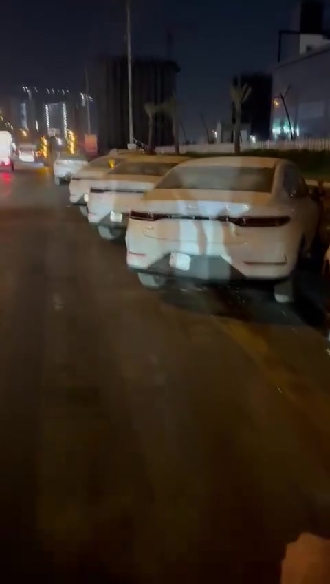 يوجد .نقد.واقساط🚘 BYD بي مفاجئه.مفاجئه.مفاجئه
👑 واي دي گن بلاص نقداً فقط 🚘

🚘موديل 2025البيع نقداً واقساط لدينا اقساط 🌷

يتوفر داخل زيتوني : 

يتوفر ايضا داخل ابيض : 

🔋 المحرك والتقنيات
• محرك 1500cc اقتصادي (Hybrid + Electric + Petrol)
• تبريد أمامي وخلفي قطعتين
• تمشيك مايقارب2100 كم🔥+ على الكهرباء فقط 55km
• بصمة + كارت دخول ذكي
• شاشة وسطية
• كامرة خلفية
• حساس خلفي

💡 الإضاءة والتصميم
• لايت زنون
• بك لايت LED
• ويل اسود مات
• داخل جلد لون زيتوني
• تحكم مقود جانبين

ملحقات:- شاحن + كارت+ ماسحات+ مثلث وجميع التفاصيل

تجربة قيادة مختلفة وتفاصيل تليق باللي يدور على شكل + أداء + تقنية.

📍 العنوان: بغداد – البياع – الشارع الاول
البيع اقساط ونقد 🌷

📞 للحجز والاستفسار***********👑***********

إرسال رسالة على واتساب
