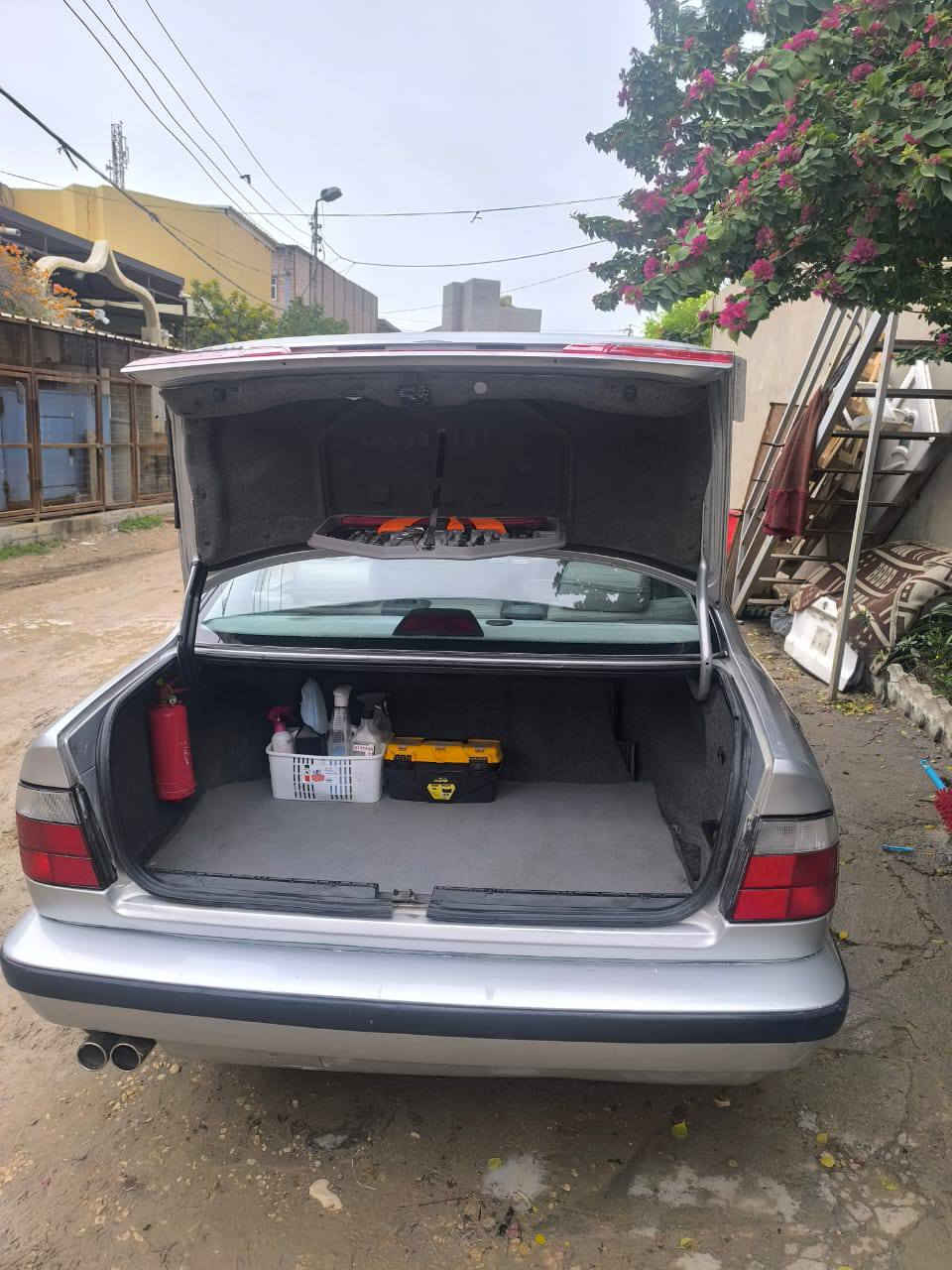 السلام عليكم من رخصت الادمن المحترمBMW 525  1991 مسكر فاينس بسمي سنويه لغايه 2029 مكينه وكير واكسل بحاله جيده كهربائيات جاهزه جام وسلايت ومري كله كهرباء فرشه نضيفه جدٱ ومغلفه عازل مشتغله بيدي تخم تاير جديد باتري جديد بلكات بوش اصلي جديد كويلات بدون تهريب تخم رولات مايله جديد ولف وراديتر جديد تبريد ثلج تدفئه لايت سوار وكشافات جدد دوس بلاد فلتر هواء +فلتر بانزين جديد السياره جانيه عل ايدي وان شاء الله مابيه نقص مكان السياره مركز الحله *********** واتساب السعر 88
