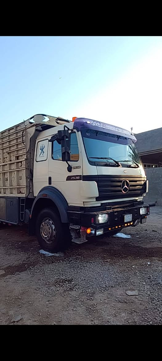 سلام عليكم للبيع البي كرواتي موديل 92 شاصي مجموعةكرواتي طويل بلادي 25 38.محرك جديد بلاد سيارة تخم تاير جديد تبريد قمارة بلدية ***********
