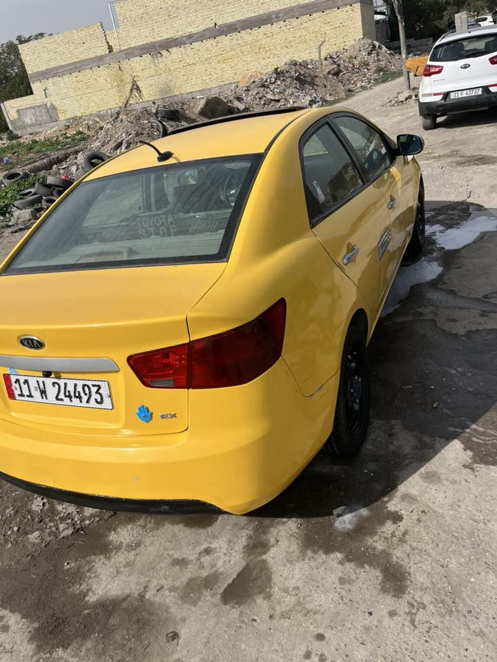 سلام عليكم كيا فورتي للبيع
مكينه 2000دوش صاله سبوعين من شاده 
كير خير من الله تبريد ثلج ❄️ 
حادثه جاملغ امامي مبدل وبيه طخات سياره 
فول مواصفات عده بصمه تايرات نضيفه صدر زين 
نقصه درايم شفت بيه طكه مكاني بغداد جميله 
معروضه 87وبيه مجال حق جيه  وهاذ رقمي ***********
