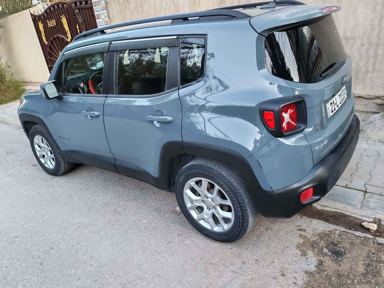 للبيع: سيارة جيب رينجدالموديل 2017
رقم إنكليزي سليمانيه بأسم شركة تريد وكاله او مداور ماشيه 114 ألف سيارة بيها تبديل جاملغ فقط نفس اللون السعر 133وبيها مجال بسيط مكان النجف للاستفسار الاتصال بالرقم *********** مواصفاتها 
فول سيارة بدون فتحه 
بصمه تشغيل 
فول تحكم استيرن 
 تدفئه كشنات 
فور ويل مع 3 وضعيات
سايد بريك دكمه 
تشغيل عن بعد
كامرة خلفيه 
حساس إطار
