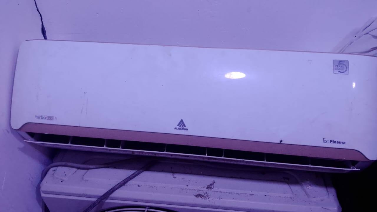 السلام عليكم سبلت للبيع رادله بس بواري وغاز سبلت جديد نضيف السعر 250 المكان البصره ابو الخصيب حمدان التواصل واتساب شريحه ع رقم ***********
