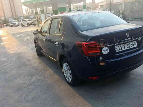 السلام عليكم مراوس بكونا 
رينو سيمبول 2019 اوتماتيك حرة بأسمي رقم دولي سنوية ٢٩ 
 شاشة وكاميرا  باتري جديد تايرات زوج الاماميات جديدة ماشية 140 بيهة ضربة بلجاملغ الامامي العكس السايق خفيفة بدون دواخل وجراد بلقمارة والبنيد 
مكاني بغداد الحرية
***********
