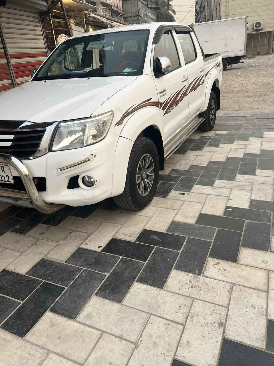 هايلوكس موديل 2014 فور ويل 4X4 مكفولة من الصبغ رقم بغداد الانكليزي الجديد صدر كير دواخل مكفول الموقع بغداد الغدير السعر السونار مرفق 210 استفسار ***********
