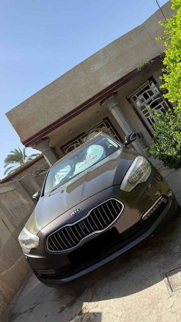 كيا كوريس 2013 خليجي فئه اولى
محرك 3800 V6
محرك وكير كفاله 
گير 8 نمر كوبرا
كل الابواب شفط 
الجنطه شفط
بصمه اربع ابواب
ستيرن كهرباء متحرك
ذاكره خزن كشن السائق والستيرن
دبل جام لعزل الصوت والحراره
رادار كل الجهات مع تحذير المنطقه العمياء 
لايتات لد ١٦ عدسه زنون ومتحرك 
زراك لايت
اكياس هواء كهرباء للراحه في كشن السائق والكشنات الخلفيه
بروجكترات لد 
كشنات جلد (النابا) افخم انواع الجلود لون بيجي
جكات تصعد وتنزل السياره
مري شفط وقلاب عالبگ لرؤيه اوضح
مرايات تعتيم للاضاءة العاليه وهيتر 
قماره شامواه فاخر 
كامرات عدد ٤ رؤيه محيطيه 360 درجه والخلفيه دواره مع الستيرن
حساسات امامي خلفي
فتحه سقف
كشنات جلد تدفئه وتبريد امامي خلفي
كشنات كهرباء امامي خلفي
شاشات عدد 3
تحكم ماوس امامي خلفي
الكشنات الخلفيه VIP 
تبريد 3 قطع
حساس مناخ اوتو يتحكم بفتح وغلق الهواء الخارجي حسب نقاوه الجو 
بردات عدد 5 بلاد
ايرباكات عدد 9
سماعات شركه لكسكون 14 سماعه
دمام عدد ٢ امامي خلفي
تحديد مسار
شاشه عرض معلومات عالجامه الاماميه 
العينه شاشه وامكانيه تغيير شكل العدادات حسب الرغبه
هاند بريك بصمه كهرباء
نضام اوتو هولد
انضمه قياده عدد 4 عادي وايكو وسبورت وثلج
نضام مانع انزلاق ABS
نضام تراكشن كونترول 
نضام حزام امان كهربائي
مثبت سرعه ورادار تفاعلى 
السياره مكفوله ماعدا صبغ الباب الخلفي جهة السايق صبغ فقط الباقي مكفول 
رقم بغداد دولي 
السعر 158 
مكان السياره بابل /حله 
***********
