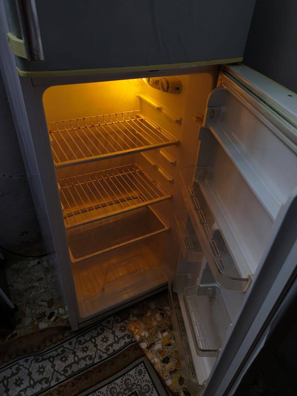 ثلاجه للبيع نظيفه وشغاله مابيها اي شي


**إذا كنت صاحب هذا الإعلان وتريد حذفه لأي سبب، رجاءا أرسل رسالة إلى الدعم الفني**