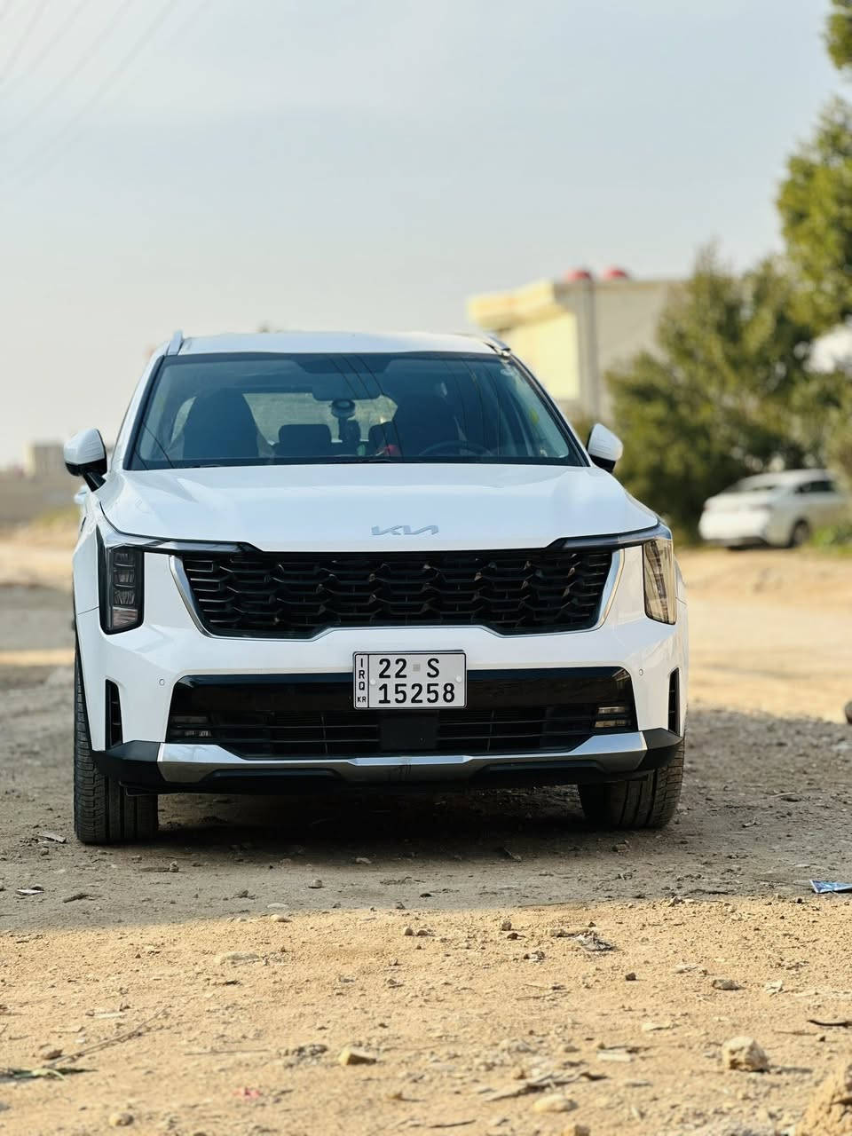 • •——————◤ ﷽ ◢——————•
💎 للبيع: كيا سورنتو 2025 - بحالة الوكالة (زيرو تقريباً) 💎
للباحثين عن الفخامة والراحة والقوة، معروضة الآن كيا سورنتو (KIA Sorento) موديل 2025 بأحدث إطلالة.
✅ المواصفات العامة:
• الموديل: 2025.
• المسافة المقطوعة:13,000 كم فقط (بوضع الشركة).
• المحرك: 6 سلندر (V6) - 
• اللون: أبيض .
• السعة: 7 راكب (عائلية بامتياز).
✨ الميزات والإضافات:
• 🕹️ وضعيات القيادة: 4 وضعيات مختلفة لتناسب كل الطرقات.
• 💡 الإضاءة: إنارة محيطية (Ambient Lighting) تعطي جمالية خيالية للمقصورة.
• 📦 الصندوق: فتح وإغلاق كهربائي (Smart Tailgate).
• 🛡️ نظام الحماية: حساسات أمامية وخلفية متطورة.
• 📷 الرؤية: كاميرا خلفية عالية الدقة.

🔍 الحالة:
السيارة بحالة الوكالة، صيانة منتظمة، وجاهزة للاستخدام الفوري بدون أي مصاريف.
💰 السعر :  تواصل على الخاص 
📍 الموقع: [ واسط الزبيديه ]
📞 للتواصل: [‭ [***********/
