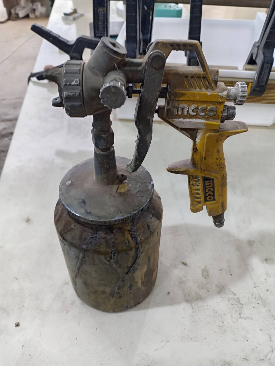 كلهن شلع للبيع بغداد المدائن حي الوحده قريب بسمايه واتساب ***********
