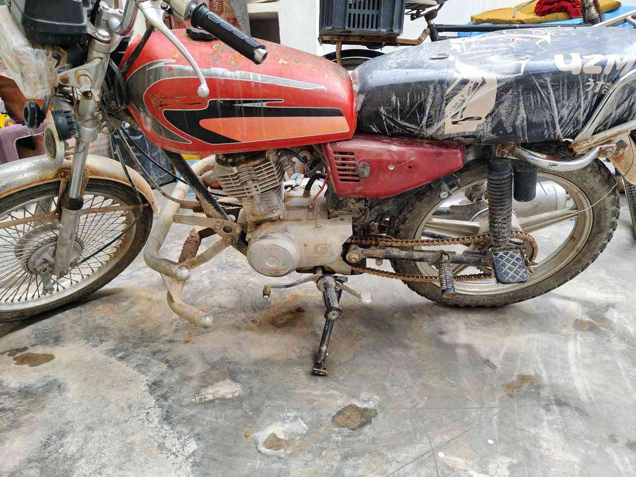 دراجه شغاله اوراق كامه  بس متروكه
سعر ٢٠٠


**إذا كنت صاحب هذا الإعلان وتريد حذفه لأي سبب، رجاءا أرسل رسالة إلى الدعم الفني**