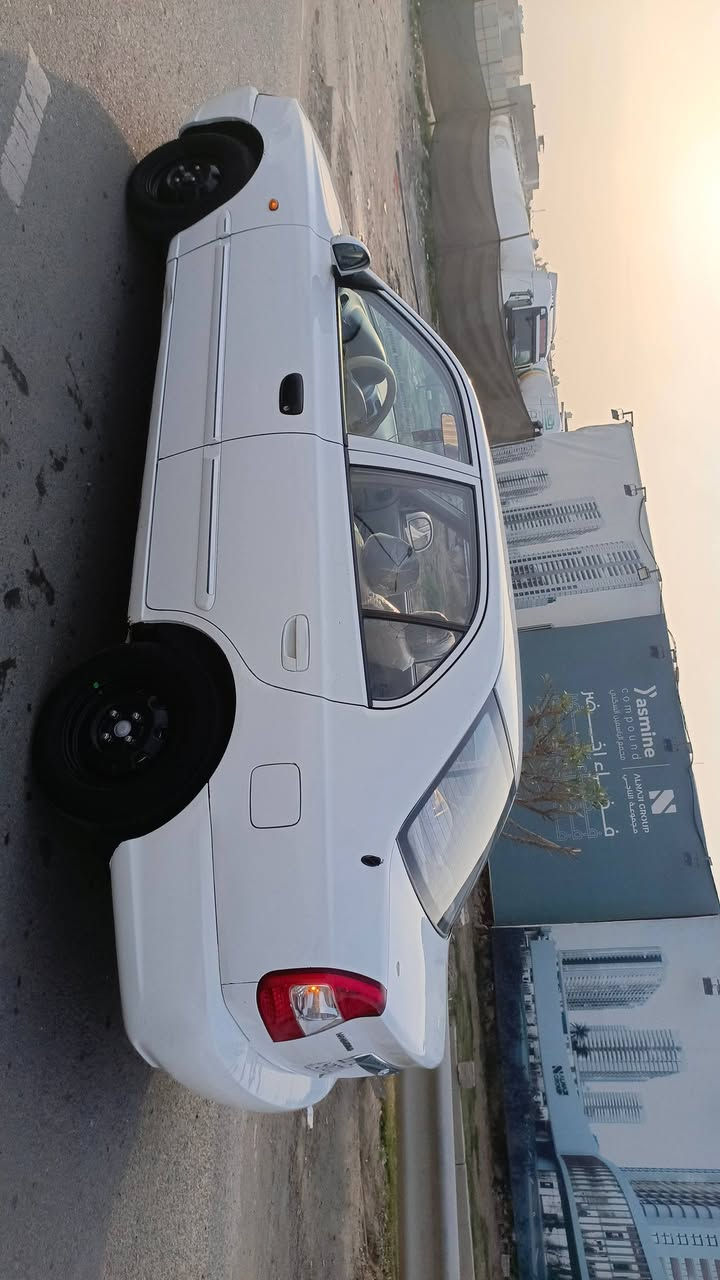 السلام عليكم فيرنا 2012باسمي سياره  غرفه جديده لا ضربة ولا تبديل تخم تاير جديد مكينة كير مكفولات سياره بيها صبغ (دوسه ودعاميات فقط) السعر ب83 مكاني بغداد الدورة قم الهاتف ***********
